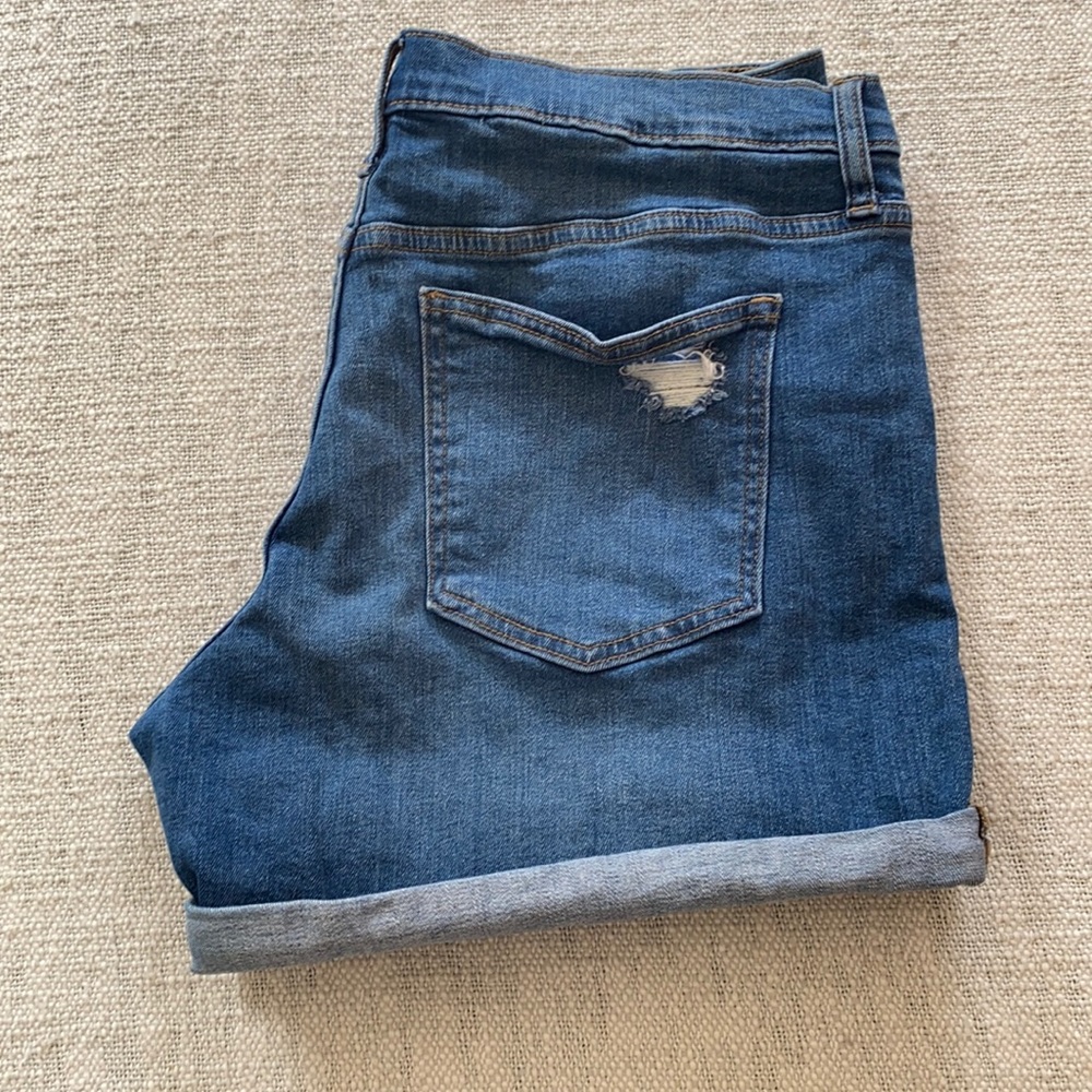 Gap 5in denim shorts